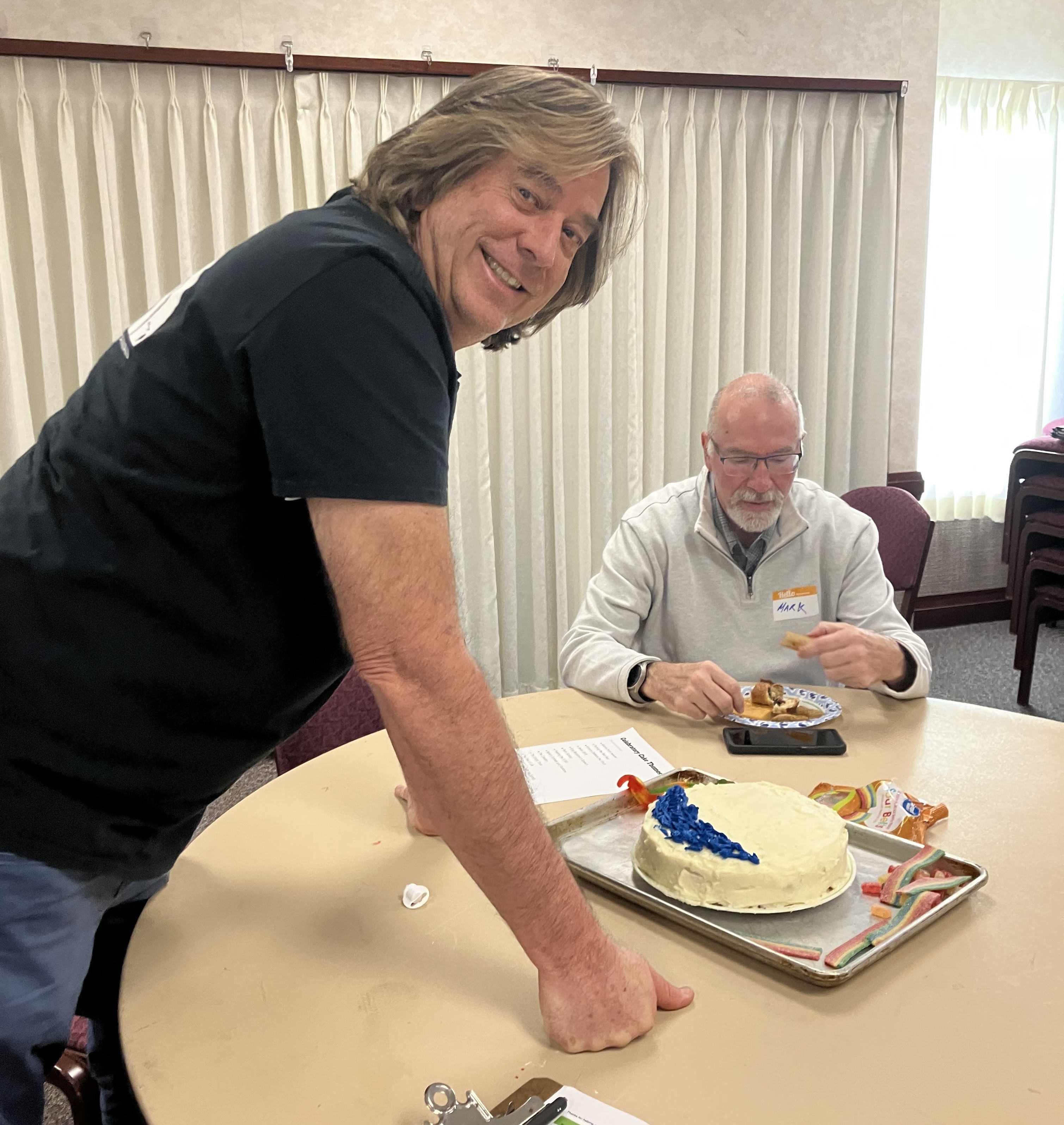 decorating cakes